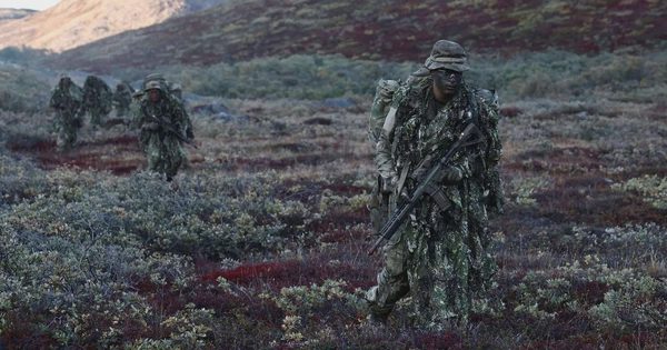 Đan Mạch đưa lính nghĩa vụ tới Greenland