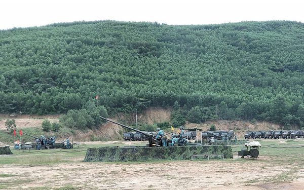 Dàn pháo phòng không Sư đoàn 375 được kéo ra trường bắn, tiêu diệt UAV cự ly gần