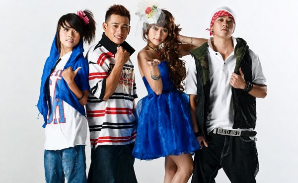 Dàn sao 'Bước nhảy xì tin' sau 17 năm: Người đóng phim trăm tỷ, người bỏ showbiz