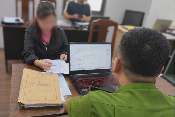 Đăng bài trên mạng xúc phạm giáo viên, một phụ nữ bị phạt 12,5 triệu đồng