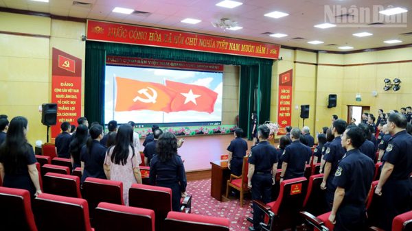 Đảng bộ Hải quan Khu vực VI lãnh đạo toàn diện trong thực hiện nhiệm vụ chuyên môn