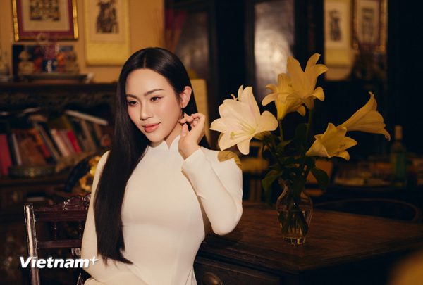 Đặng Ngọc Anh mừng Ngày Giải phóng Thủ đô bằng dự án âm nhạc 'Gửi mùa Thu ở lại'