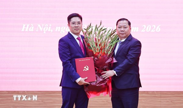 Đảng ủy Mặt trận Tổ quốc, các đoàn thể TW công bố quyết định về công tác cán bộ