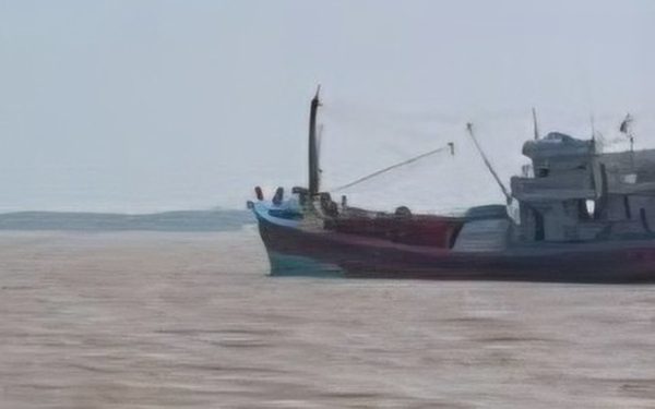 Đang vá lưới, thuyền viên 59 tuổi bất ngờ ngất xỉu và tử vong trên tàu cá ngoài biển