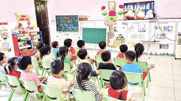 Đảng viên người Pa Kô số hóa văn hóa dân tộc
