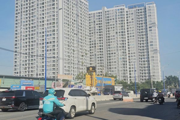 Dành dụm 10 triệu đồng/tháng, người trẻ cần hơn 30 năm mới đủ mua chung cư?