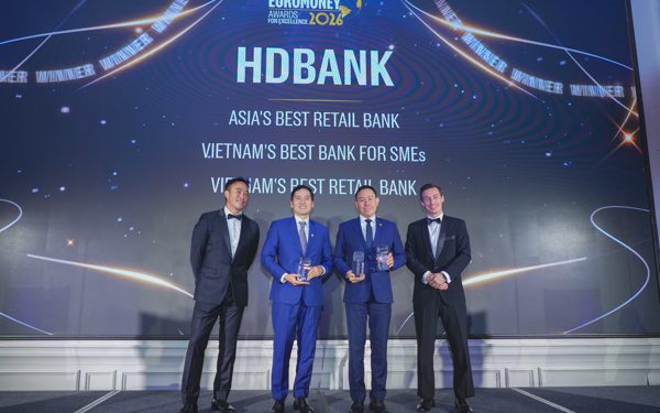 Danh hiệu “Ngân hàng Bán lẻ tốt nhất châu Á” lần đầu tiên được trao cho một ngân hàng Việt Nam