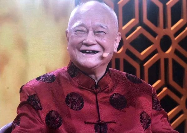 Danh y 90 tuổi mắc 3 bệnh mạn tính vẫn sống khỏe nhờ 4 thói quen