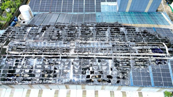 Dập tắt đám cháy lớn trong khu công nghiệp ở Cà Mau