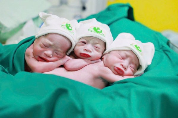 Đặt 2 phôi mang tam thai, hành trình căng thẳng đón 3 con
