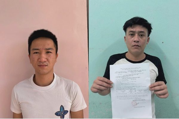 Đặt mua điện thoại hơn 20 triệu đồng rồi mang hàng giả ra đánh tráo