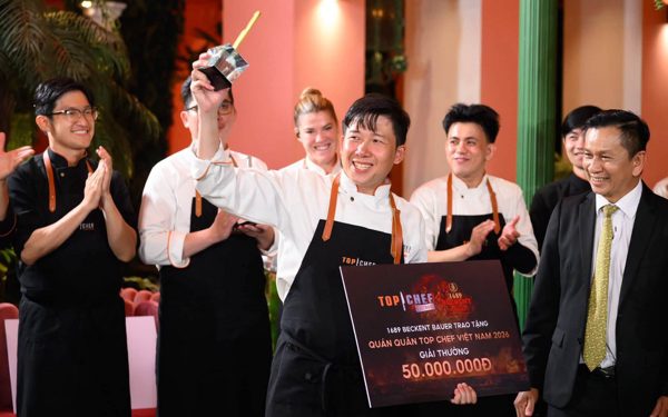 Đầu bếp Khắc Linh thắng Top Chef bằng món ăn từ yến tiệc cung đình Huế