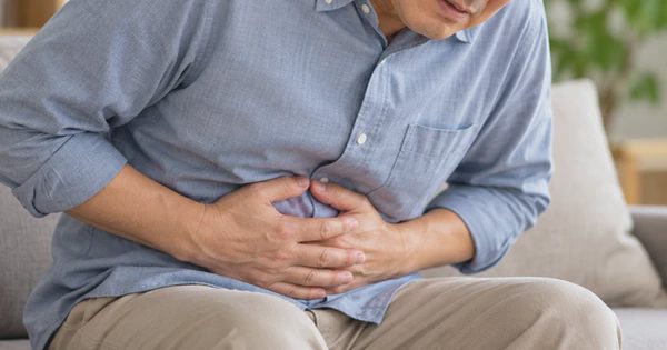 Đau bụng kéo dài bao lâu thì cần đi khám?