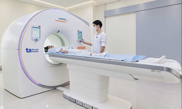 Đau đầu kéo dài có phải dấu hiệu túi phình mạch máu não?