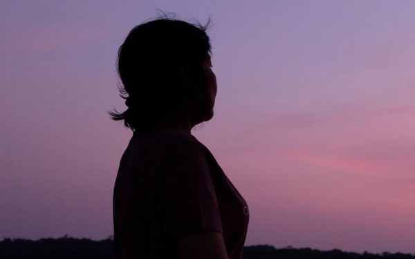 Đau đầu, loãng xương, rối loạn tiết niệu, phụ nữ trung niên không nên âm thầm chịu đựng