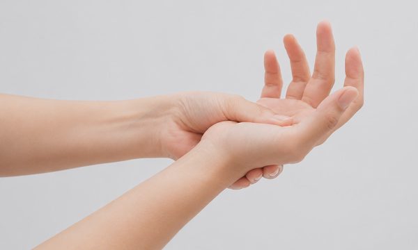 Dấu hiệu bất thường ở bàn tay có thể cảnh báo cholesterol cao