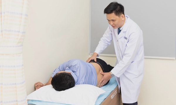Dấu hiệu cần khám đau lưng sau nghỉ lễ?