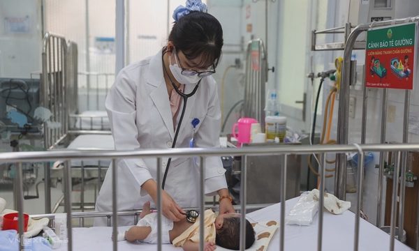 Dấu hiệu cảnh báo bệnh hô hấp ở trẻ trở nặng