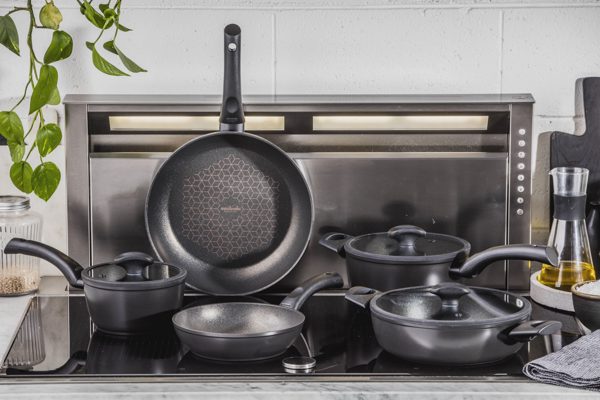 Dấu hiệu chảo chống dính cần bỏ ngay và mẹo giữ chảo luôn bền đẹp