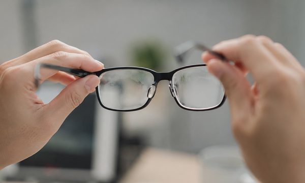 Dấu hiệu thay đổi ở mắt có thể do bệnh Parkinson