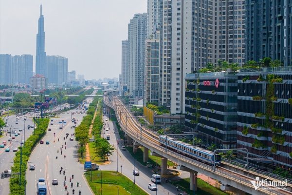 Đâu là chìa khóa đưa siêu đô thị TPHCM tăng trưởng hai con số?