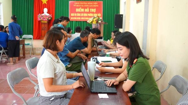 Đẩy mạnh học tập, thực hành theo Bác vì hạnh phúc của nhân dân
