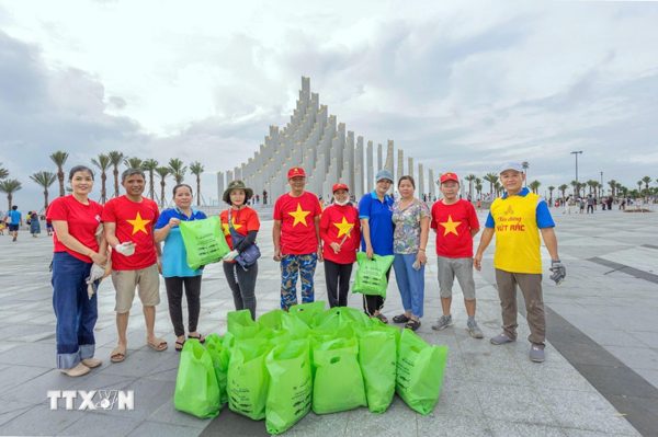 Đẩy mạnh phân cấp, phân quyền: Bảo vệ môi trường gắn liền thực tiễn địa phương