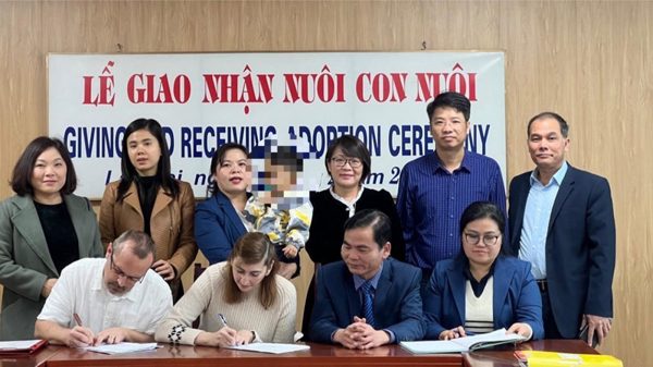 Đẩy mạnh phân cấp, phân quyền trong quyết định việc nuôi con nuôi