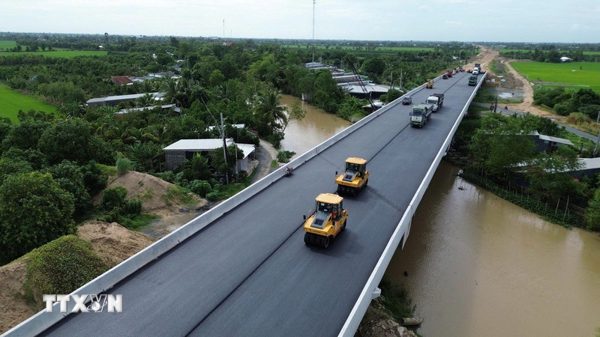Đẩy nhanh thi công, ưu tiên kết nối hai tuyến cao tốc tại Đồng Tháp