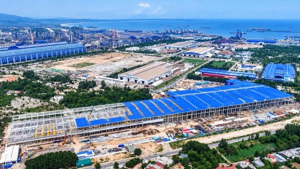 Đẩy nhanh tiến độ thi công dự án Nhà máy sản xuất ray và thép đặc biệt Hòa Phát Dung Quất