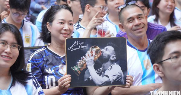 Dậy từ 3 giờ sáng để cổ vũ thần tượng Messi đá trận chia tay