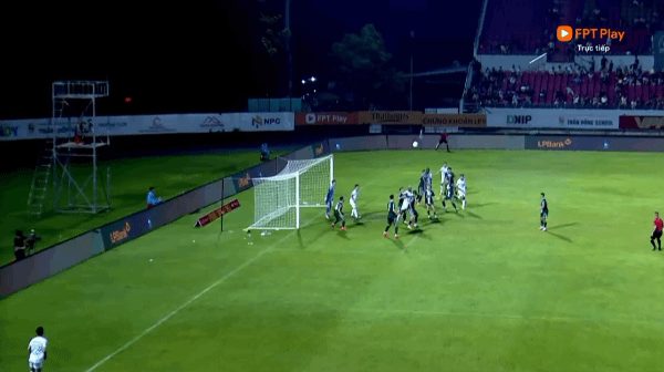 Đè bẹp Đồng Nai, Nam Định áp sát ngôi đầu V.League