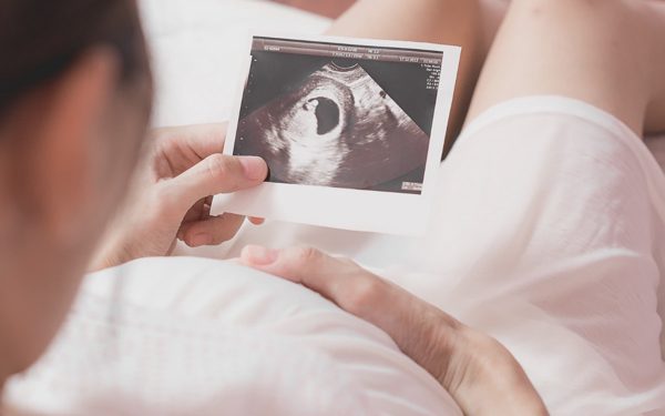 'Đẻ cả ba cô con gái, sau này ai nối dõi, ai phụng dưỡng tuổi già?'