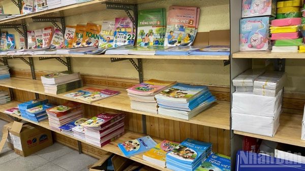 Để học sinh Huế có đủ sách giáo khoa