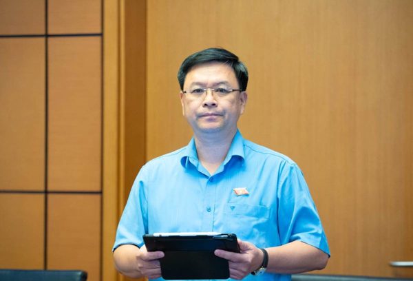 Đề nghị nâng độ tuổi được mua, sử dụng thuốc lá lên 21 tuổi.