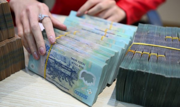 Đề nghị ưu tiên ngân sách để cán bộ đủ sống bằng lương