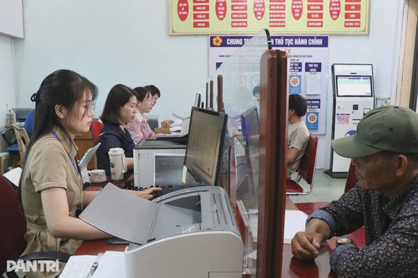 Đề nghị xem xét chế độ cho viên chức trung tâm dịch vụ cấp xã