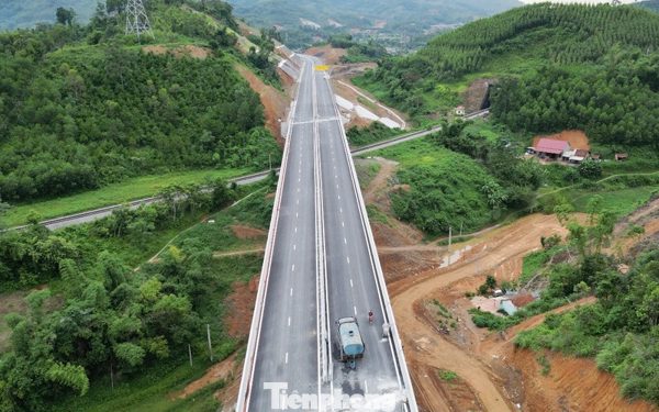 Đề nghị xử lý người dân đi vào công trường cao tốc Hữu Nghị - Chi Lăng