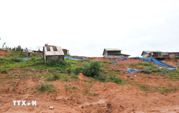 Đề phòng lũ quét, sạt lở đất trong đêm tại các tỉnh, thành Trung Bộ và Nam Bộ