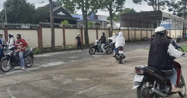 Đề thi bằng lái xe sắp tăng câu hỏi, nhiều người trẻ 'chạy nước rút' đi thi