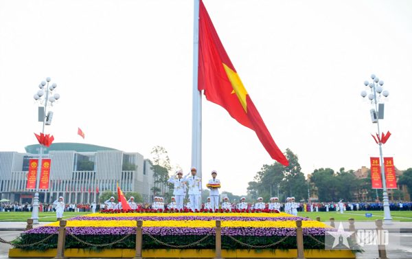 Đề xuất cấm dùng Quốc ca làm nhạc nền tại nơi vui chơi, giải trí