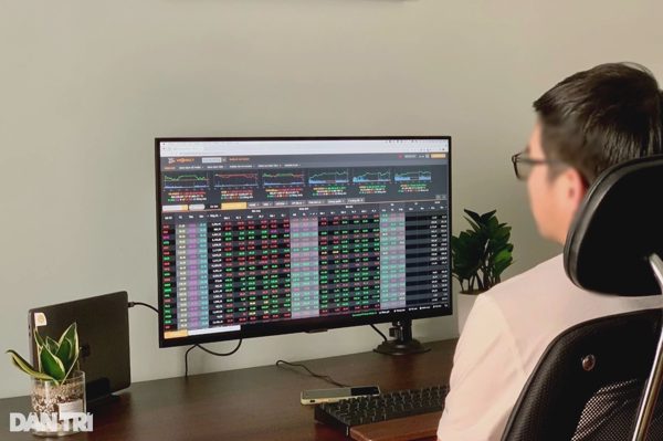 Đề xuất cho 1.000 nhà đầu tư chuyên nghiệp dùng AI "đánh" chứng khoán