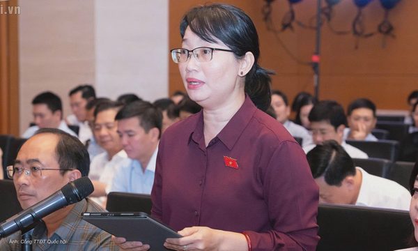 Đề xuất 'cơ chế ba bên' giúp tài xế công nghệ đóng bảo hiểm xã hội