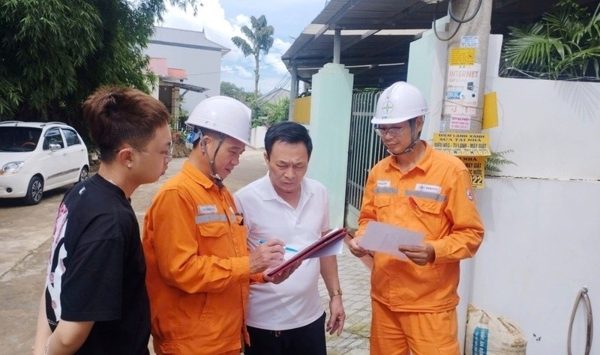 Đề xuất giá điện theo giờ: Khó chuyển bữa tối sang đêm, hết cao điểm mới tắm