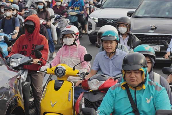 Đề xuất giãn lộ trình lập vùng LEZ, không điện hóa tuyệt đối xe cộ ở TPHCM