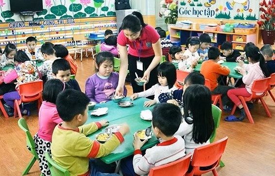 Đề xuất hỗ trợ tối thiểu 160.000 đồng/tháng cho con công nhân theo học mầm non tư thục