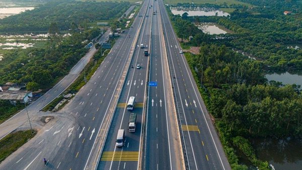 Đề xuất làm cao tốc 10 làn xe kết nối sân bay Gia Bình