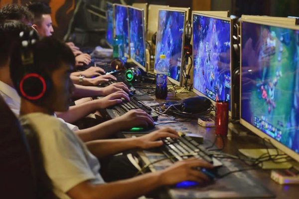 Đề xuất quán Internet không được nhận khách trẻ em sau 21h
