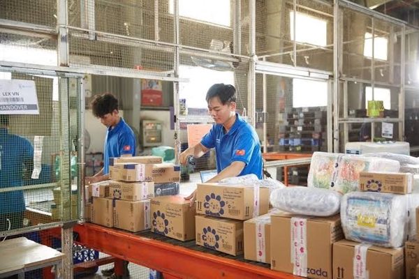 Đề xuất siết hàng nhập khẩu trị giá nhỏ, ngăn chia ‘lẻ’ đơn để né thuế
