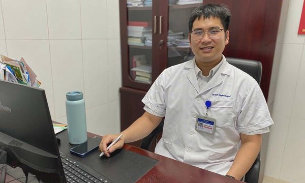 Đêm gác cửa sắt của bác sĩ nội trú tâm thần